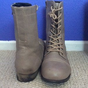 Combat boots