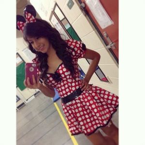 Minnie Mouse costume petite