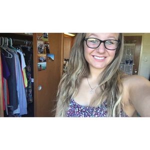 Meet your Posher, Carli