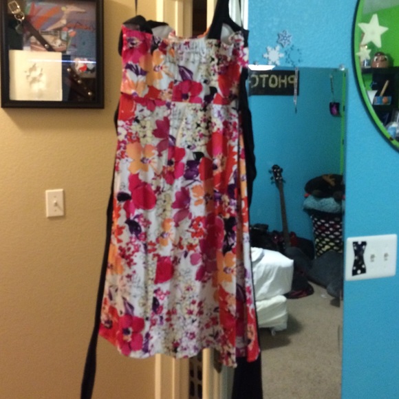 Floral dress - Picture 2 of 2