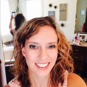 Meet your Posher, Deana