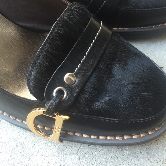 Shoes - Picture 3 of 4