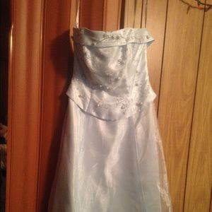 🎉🎉Strapless Baby Blue Evening Gown.