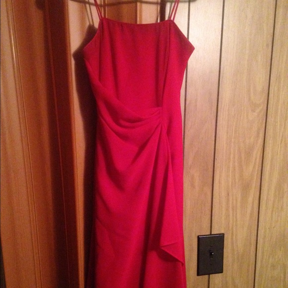 🎉🎉Lovely Red Gown