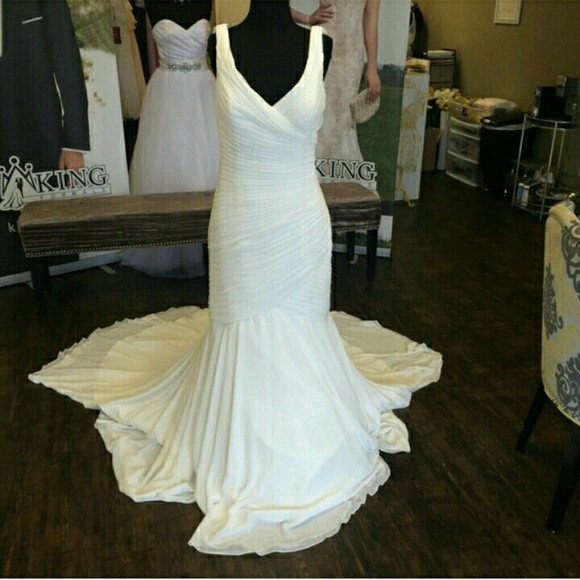 Beautiful chiffon lace wedding gown