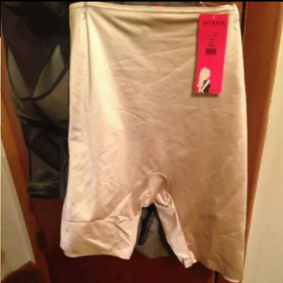 Xl spanx shorts,bottoms,new with tag