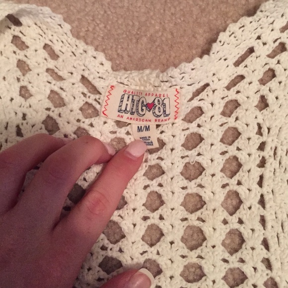 Crotchet crop top cover up - Picture 3 of 3