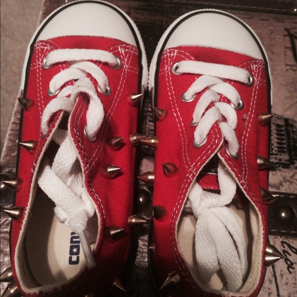 Kids converse