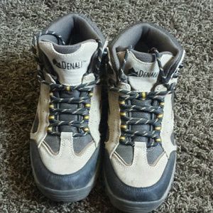 Mens hiking boots