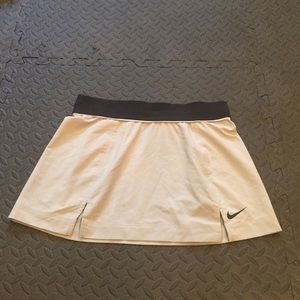Grey Nike tennis skirt