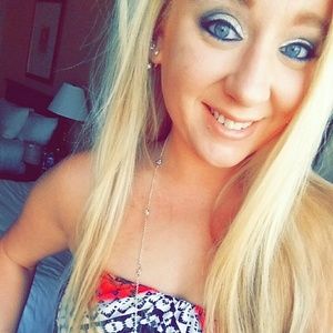 Meet your Posher, Justina