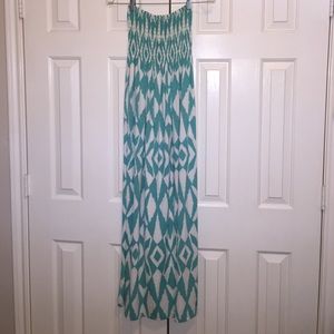 Geometric pattern strapless maxi dress