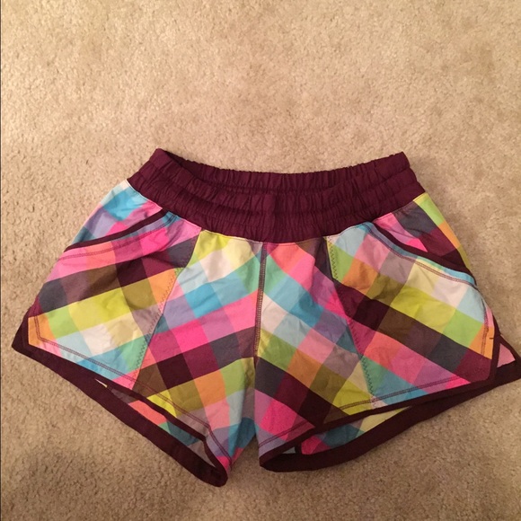 Lululemon shorts size 6