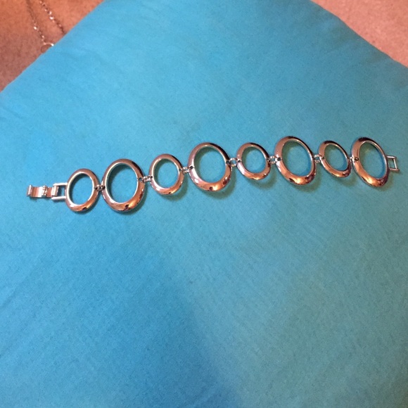 Retired Lia Sophia bracelet - Picture 1 of 2
