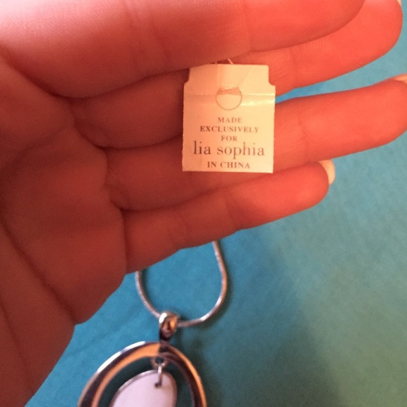 Retired Lia Sophia Necklace. - Picture 2 of 3