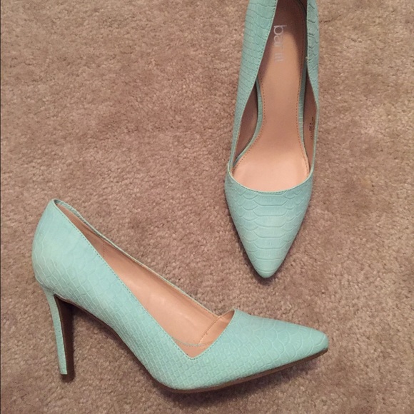 SOLD! Cute real heels!