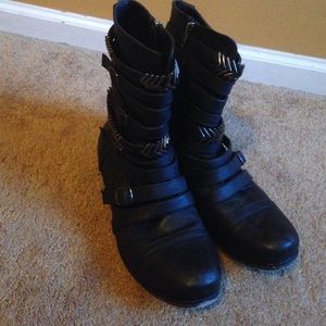 Black Combat Boots With Straps