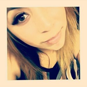 Meet your Posher, Evelin
