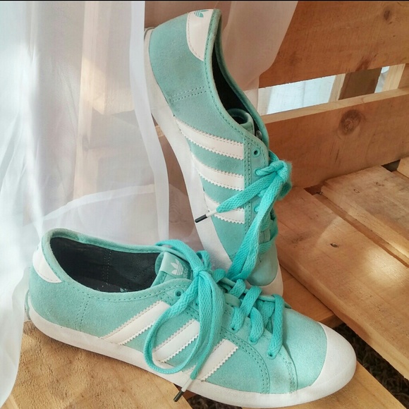 Tiffany blue Adidas tennies