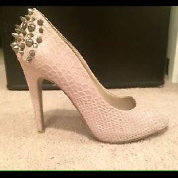 Vera Wang nude spike heels