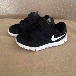 Kids Nike Free Runs Black