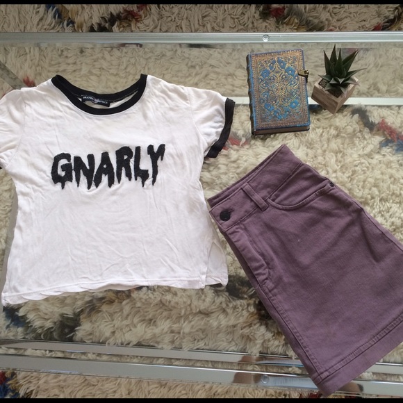 Gnarly cropped T
