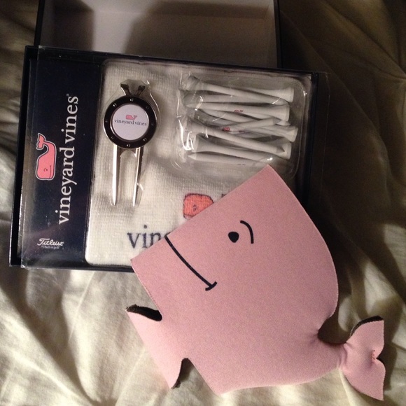 Vineyard Vines golf set