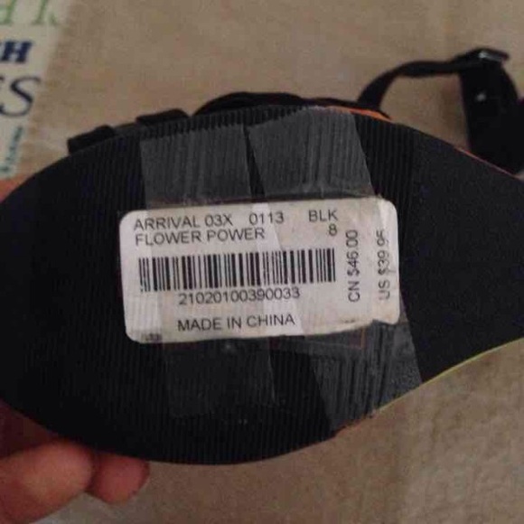 NWT 2b Floral Wedges - Picture 3 of 3