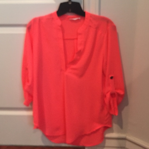 Neon pink flowy 3/4 sleeve blouse
