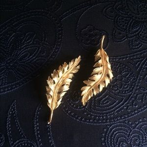 Gold feather pins
