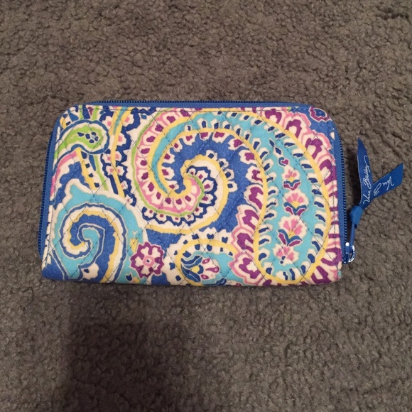 Vera Bradley Clutches & Wallets - Vera Bradley All Around wallet/wristlet Capri Blue