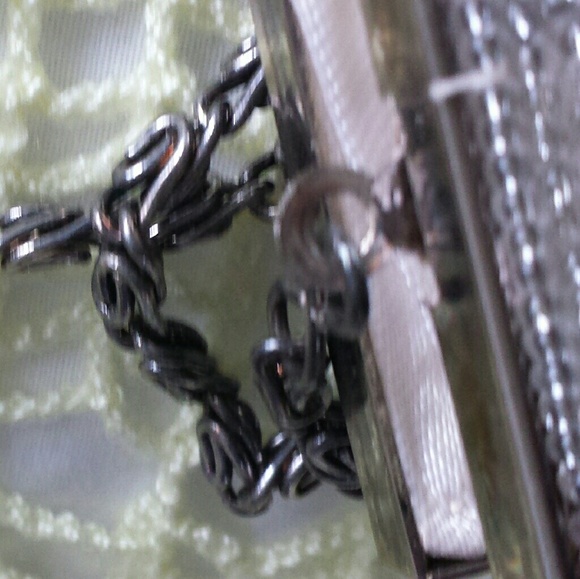 Vintage beaded bag with silver chain strap - Picture 4 of 4