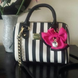Betsey johnson pures