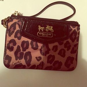SALE!!!!! Coach mini wrislet (leopard)