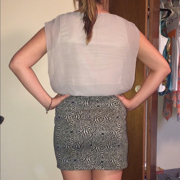 Dress - Picture 3 of 3