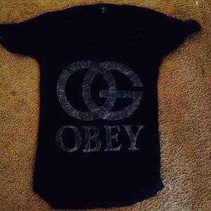 XS OBEY shirt
