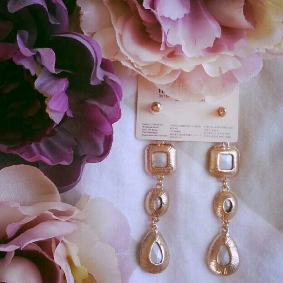 {forever 21} pink rhinestone statement earrings - Picture 2 of 4