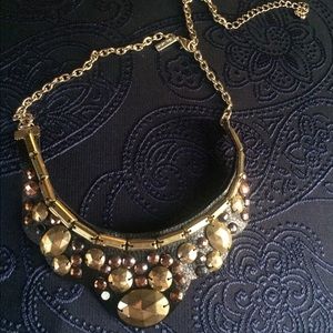 Collar necklace