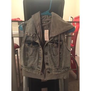 Hooded Blue Jean Half Jacket