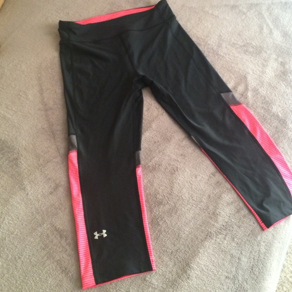 Under Armour compression crops nwot - Picture 3 of 3
