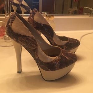 👠 Sexy snake skin heels 👠