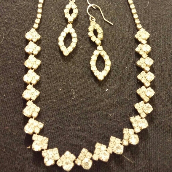 Necklace and Earring set - Picture 1 of 1