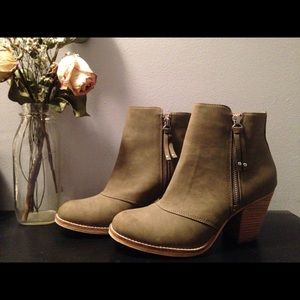 Olive booties