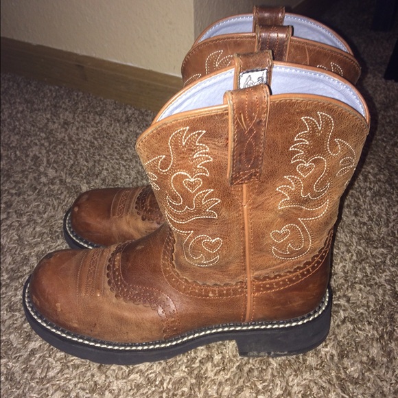 SOLD! Ariat cowboy boots - Picture 3 of 4