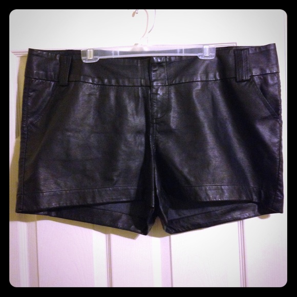 ❤️ Sexy Leather Shorts ❤️