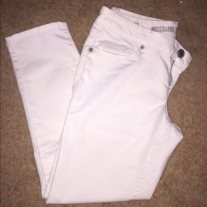 White cropped pants/ capris