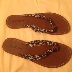 Charming Charlie flip flops