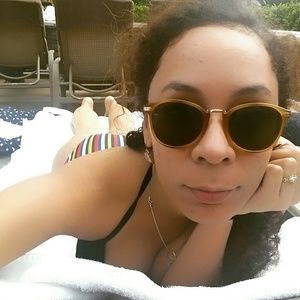 Meet your Posher, Iliana