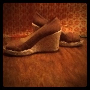 Antonio Melani wedge...size 6.5. Great condition!