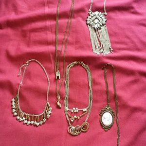 Bundle of 5 necklaces